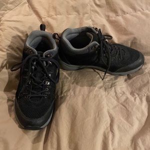Vionic Water-Resistant Hiking Sneakers Cypress black 6.5 M 6 1/2